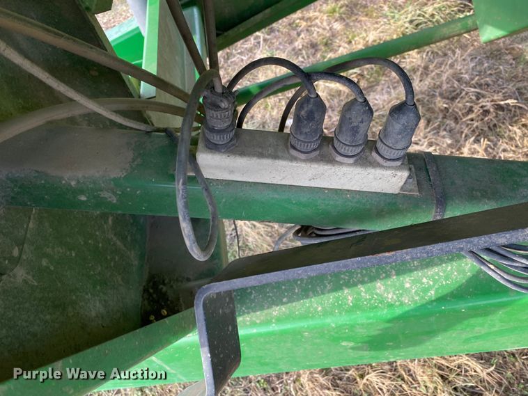 image for item DN8133 Parker 624  grain cart