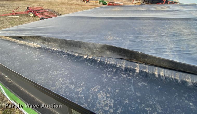 image for item DN8133 Parker 624  grain cart