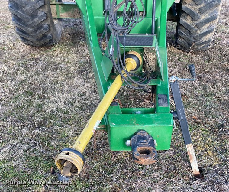 image for item DN8133 Parker 624  grain cart