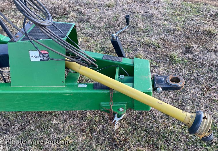 image for item DN8133 Parker 624  grain cart