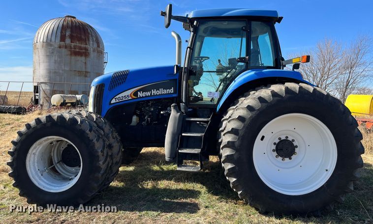 image for item DR7323 2003 New Holland TG255  MFWD tractor