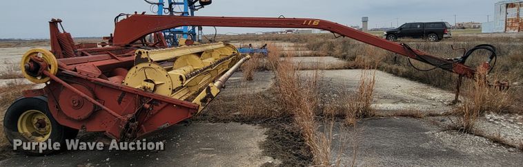 image for item HG9373 1991 New Holland 116  windrower