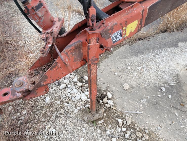 image for item HG9373 1991 New Holland 116  windrower