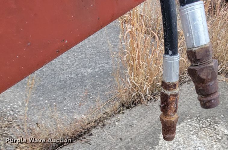 image for item HG9373 1991 New Holland 116  windrower