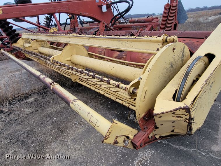 image for item HG9373 1991 New Holland 116  windrower