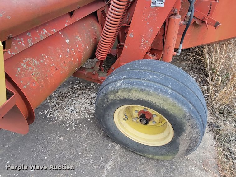 image for item HG9373 1991 New Holland 116  windrower