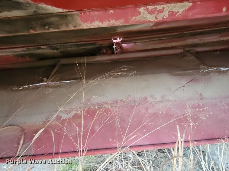 image for item HG9373 1991 New Holland 116  windrower