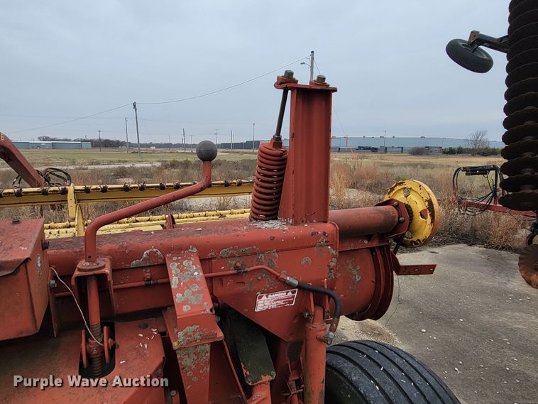 image for item HG9373 1991 New Holland 116  windrower