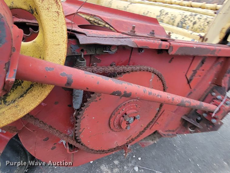 image for item HG9373 1991 New Holland 116  windrower