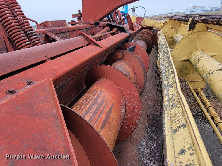 image for item HG9373 1991 New Holland 116  windrower