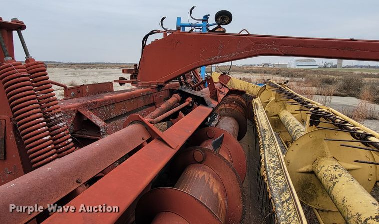 image for item HG9373 1991 New Holland 116  windrower