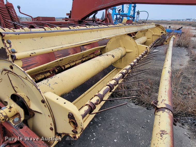 image for item HG9373 1991 New Holland 116  windrower