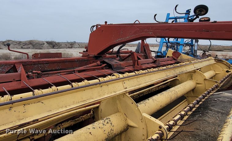 image for item HG9373 1991 New Holland 116  windrower