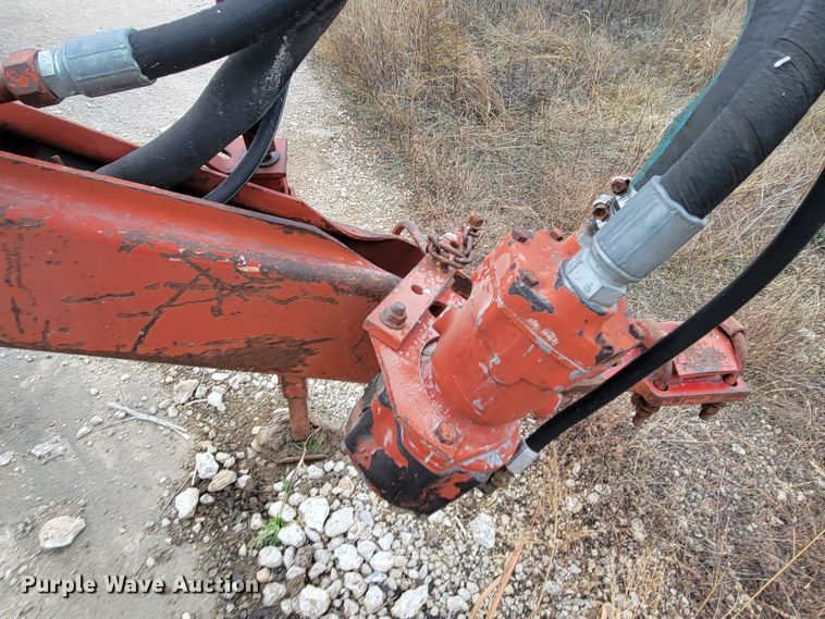 image for item HG9373 1991 New Holland 116  windrower