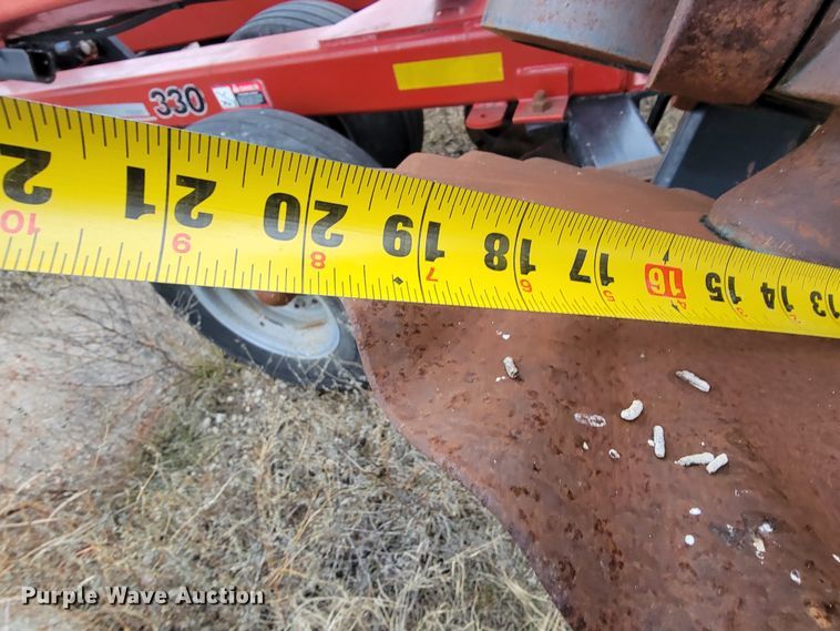 image for item HG9374 Case IH 330 Turbo  vertical tillage