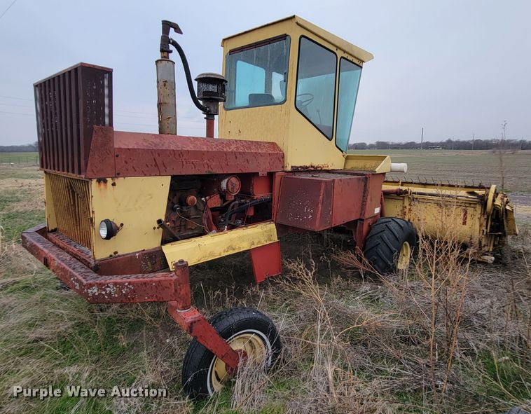image for item HG9377 New Holland 1112  windrower