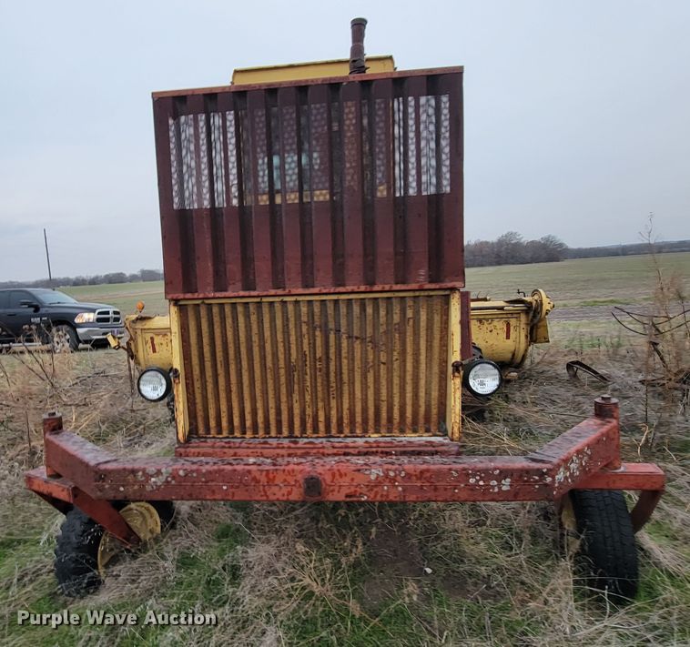 image for item HG9377 New Holland 1112  windrower