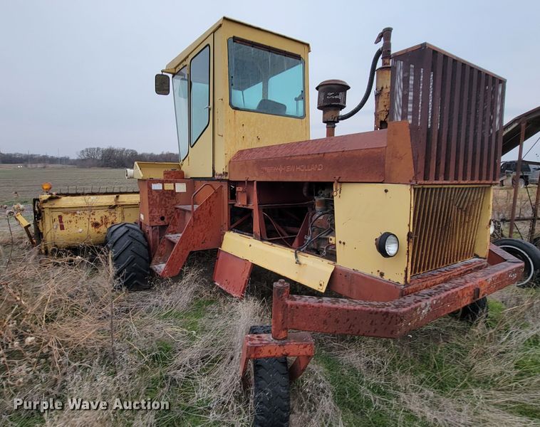 image for item HG9377 New Holland 1112  windrower