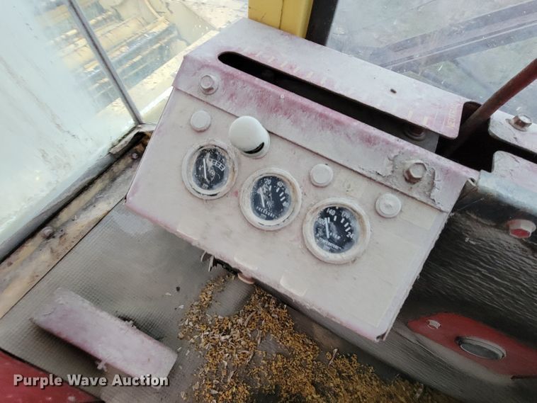 image for item HG9377 New Holland 1112  windrower