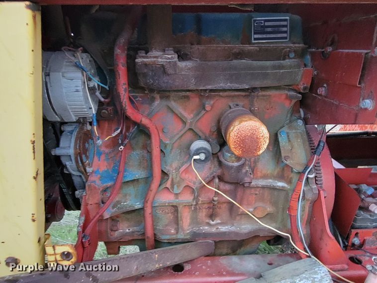 image for item HG9377 New Holland 1112  windrower