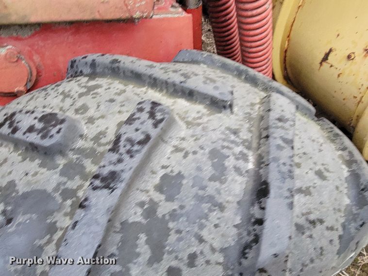 image for item HG9377 New Holland 1112  windrower