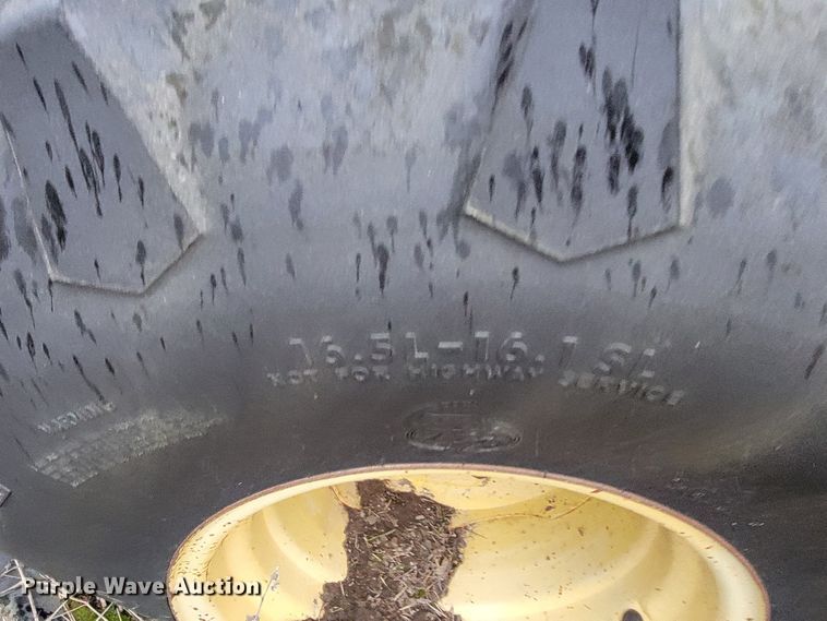 image for item HG9377 New Holland 1112  windrower