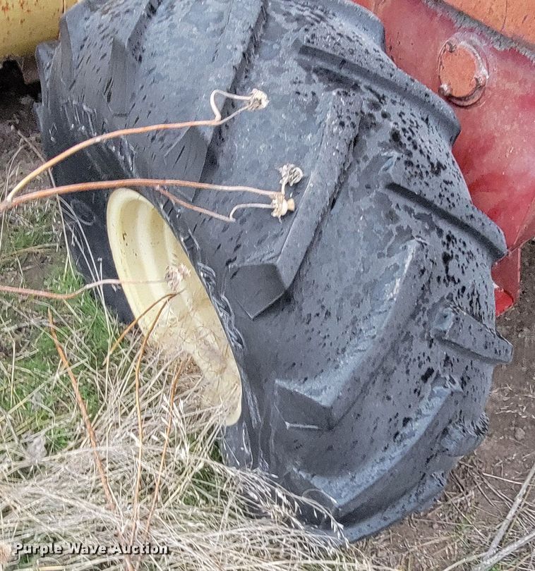 image for item HG9377 New Holland 1112  windrower