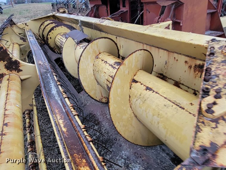 image for item HG9377 New Holland 1112  windrower