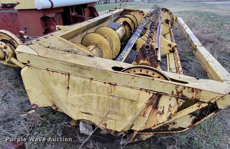 image for item HG9377 New Holland 1112  windrower