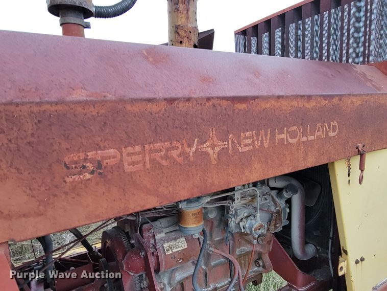 image for item HG9377 New Holland 1112  windrower