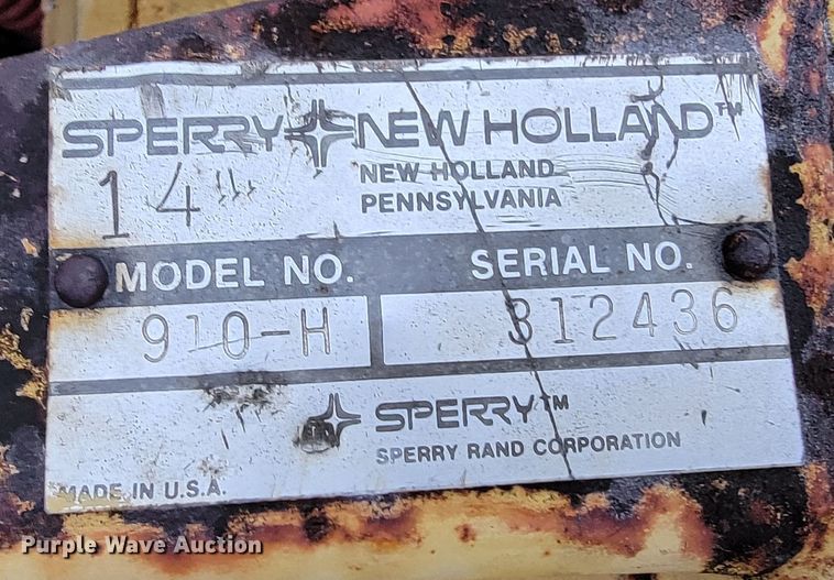 image for item HG9377 New Holland 1112  windrower