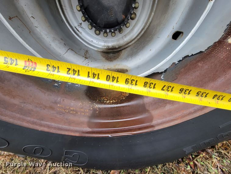 image for item HG9379 1996 Case IH 9370 Steiger  4WD tractor