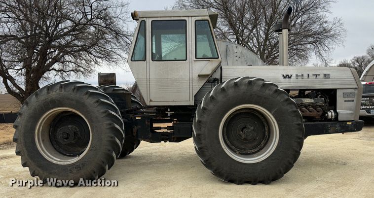 image for item JD9626 1976 White 4-150 Field Boss  4WD tractor