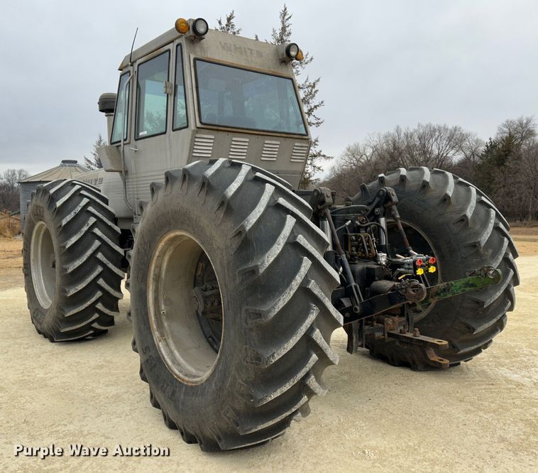 image for item JD9626 1976 White 4-150 Field Boss  4WD tractor