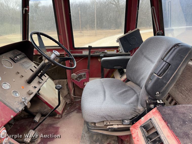 image for item JD9626 1976 White 4-150 Field Boss  4WD tractor