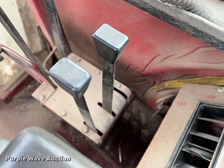 image for item JD9626 1976 White 4-150 Field Boss  4WD tractor