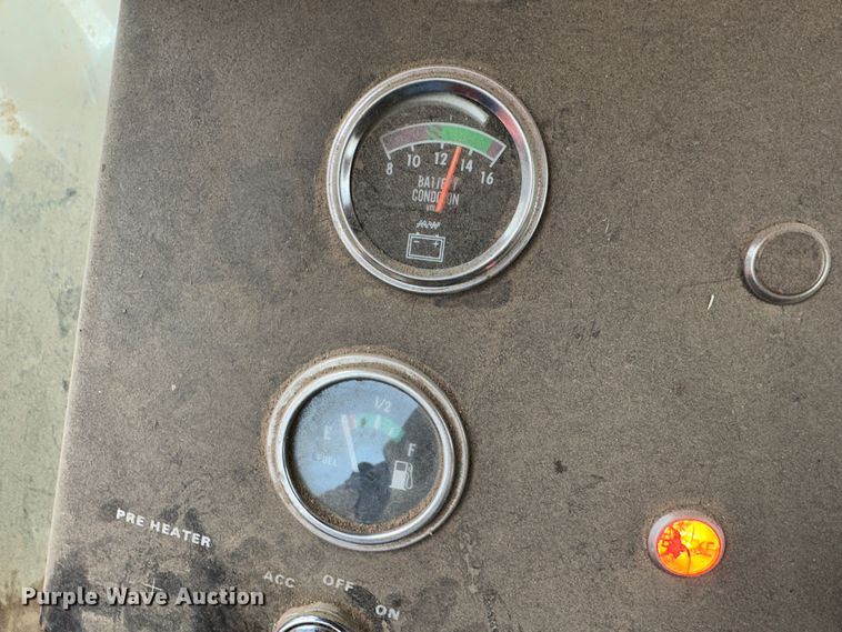 image for item JD9626 1976 White 4-150 Field Boss  4WD tractor