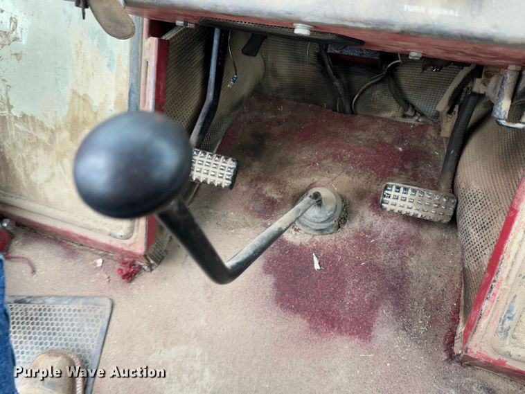 image for item JD9626 1976 White 4-150 Field Boss  4WD tractor