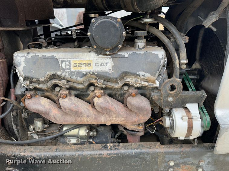 image for item JD9626 1976 White 4-150 Field Boss  4WD tractor