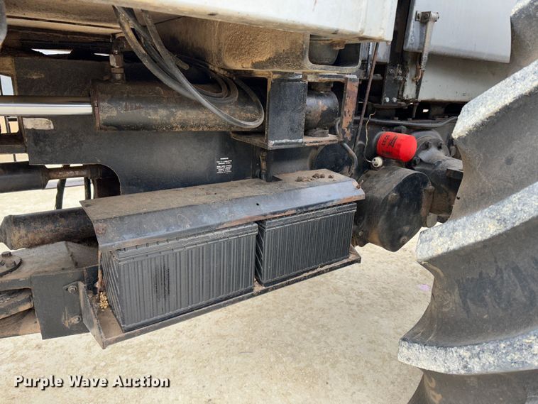 image for item JD9626 1976 White 4-150 Field Boss  4WD tractor