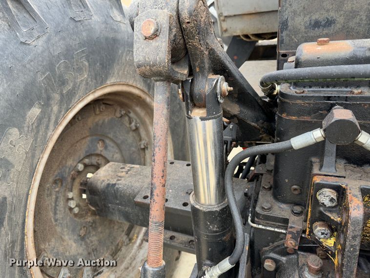 image for item JD9626 1976 White 4-150 Field Boss  4WD tractor