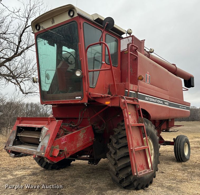 image for item JD9629 1980 International 1460  combine
