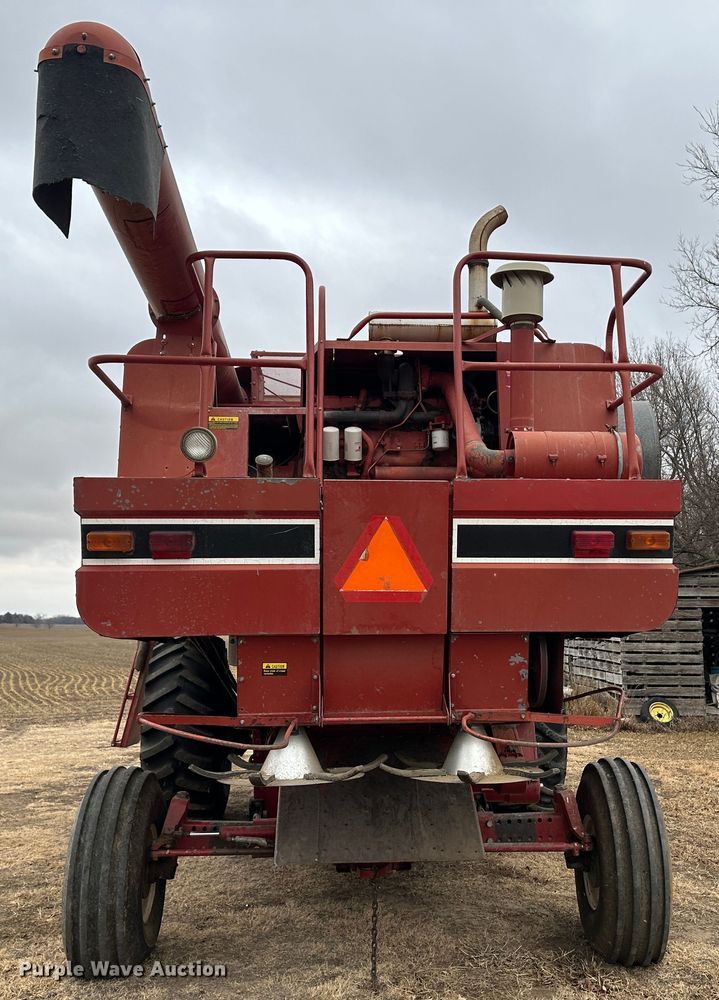 image for item JD9629 1980 International 1460  combine