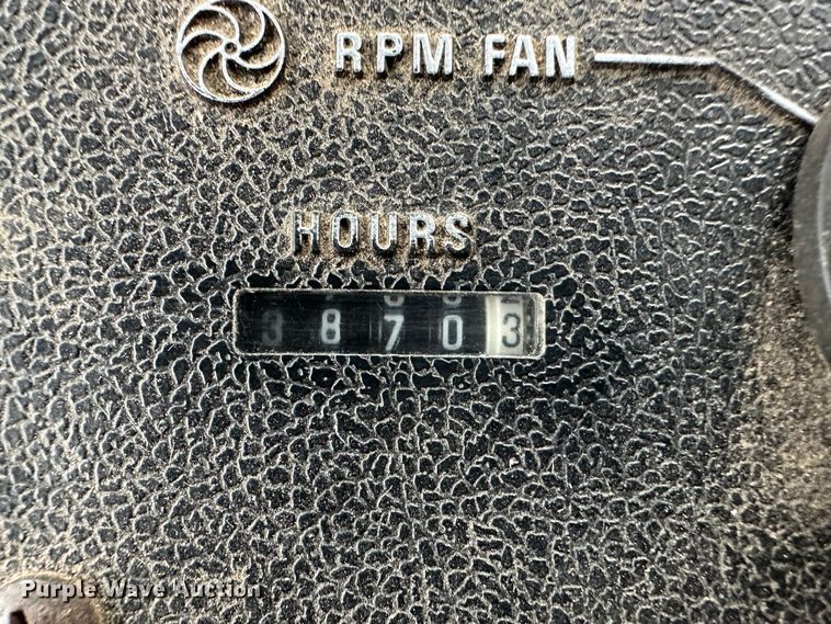 image for item JD9629 1980 International 1460  combine