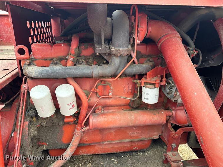 image for item JD9629 1980 International 1460  combine