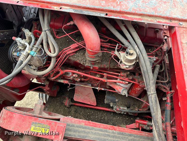 image for item JD9629 1980 International 1460  combine