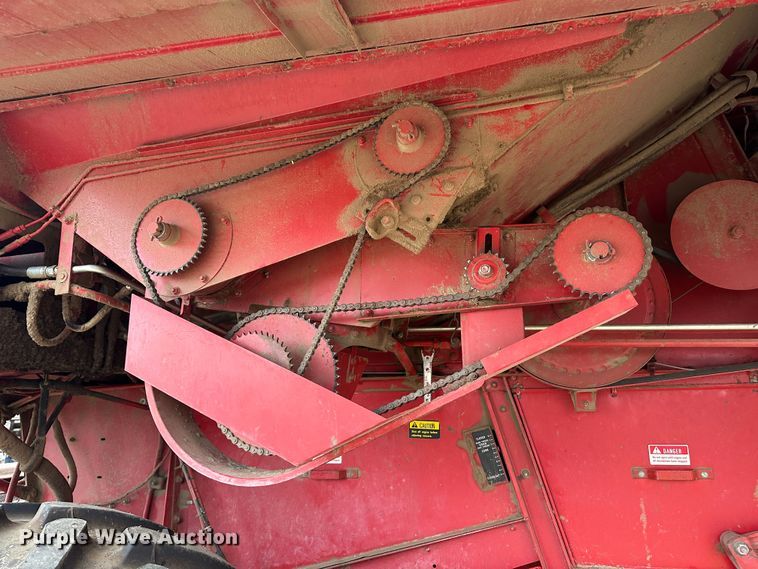 image for item JD9629 1980 International 1460  combine