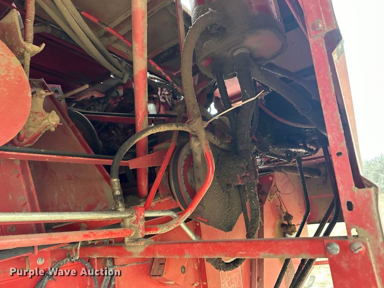 image for item JD9629 1980 International 1460  combine