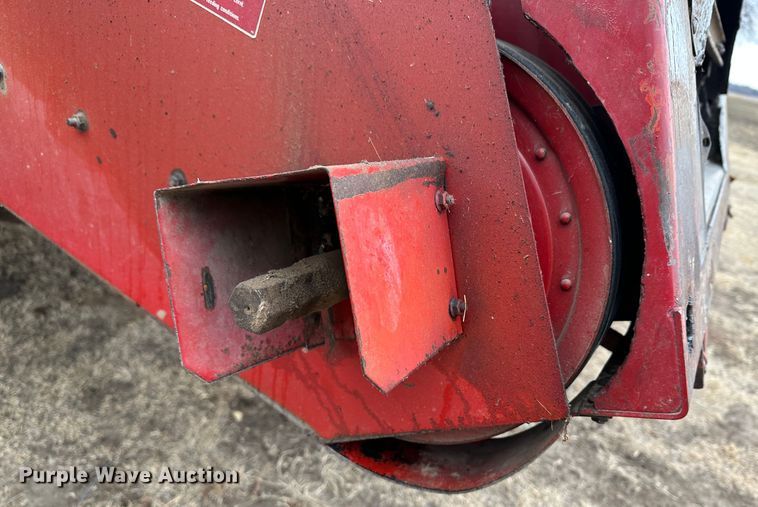 image for item JD9629 1980 International 1460  combine