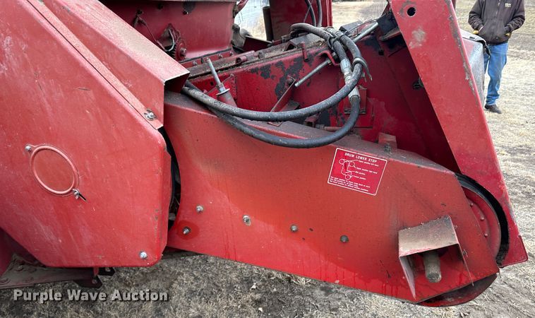 image for item JD9629 1980 International 1460  combine